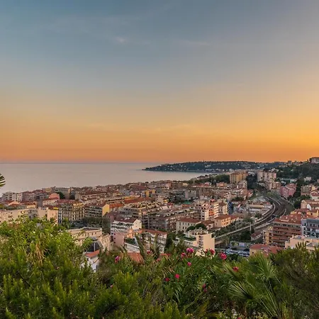 Villa Bethanie, D'epoque Sur Les Collines, Vue Imprenable Sur Et La Mer